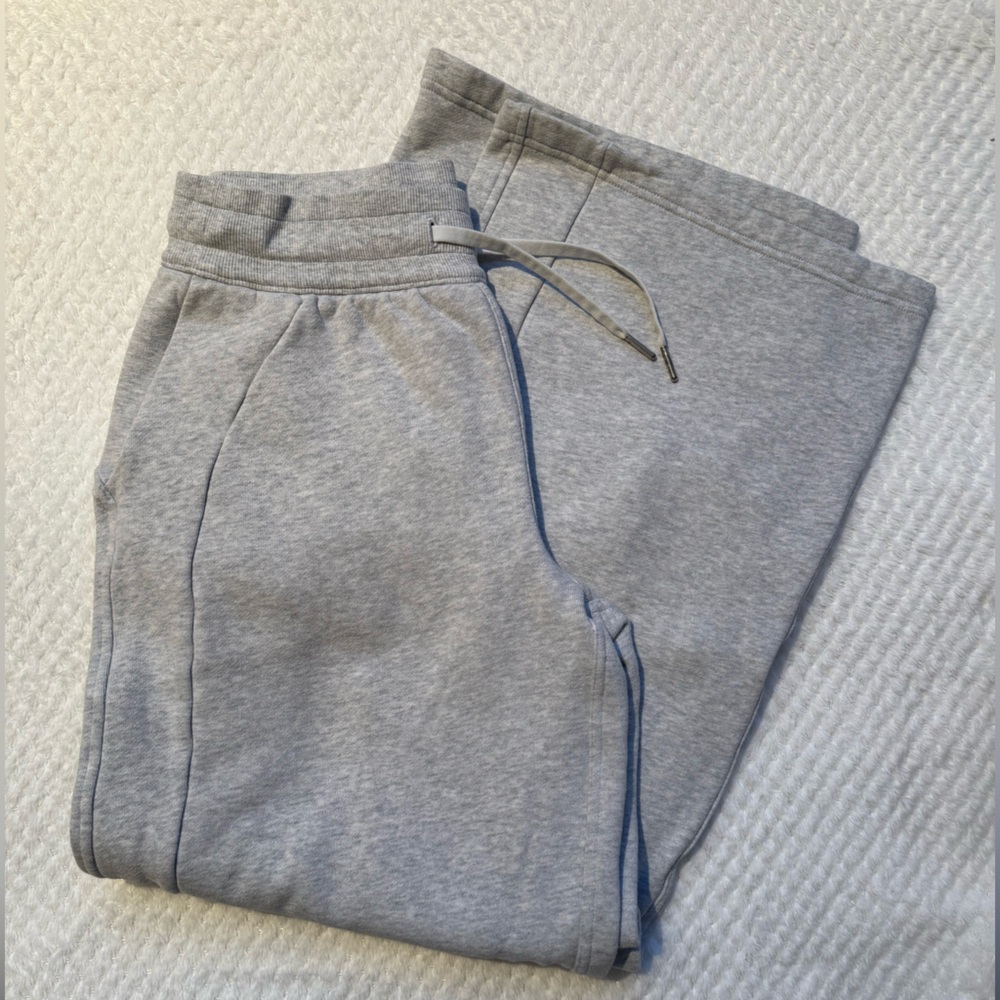 Lululemon Scuba Mid-Rise Wide-Leg Pant Medium